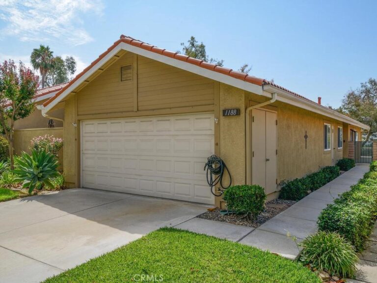1188 Upland Hills, Upland