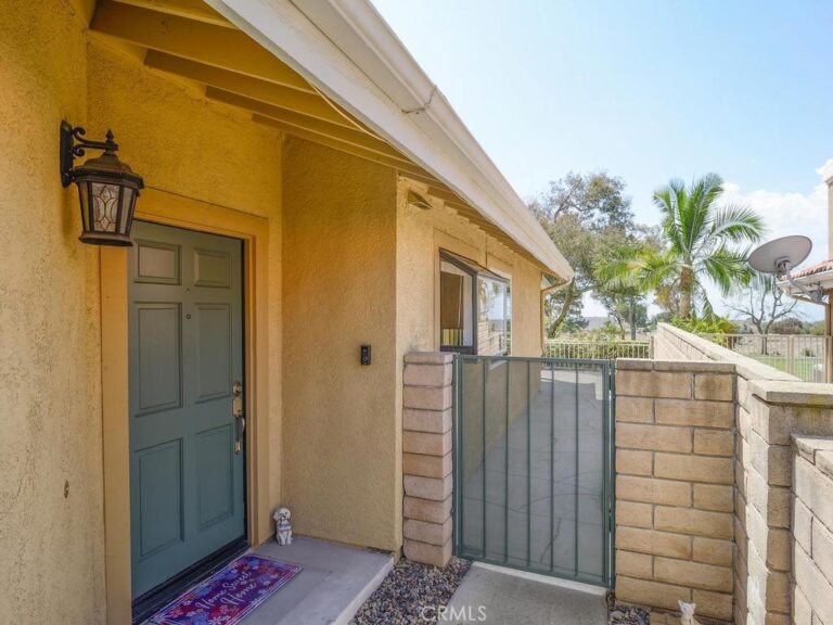 1188 Upland Hills, Upland