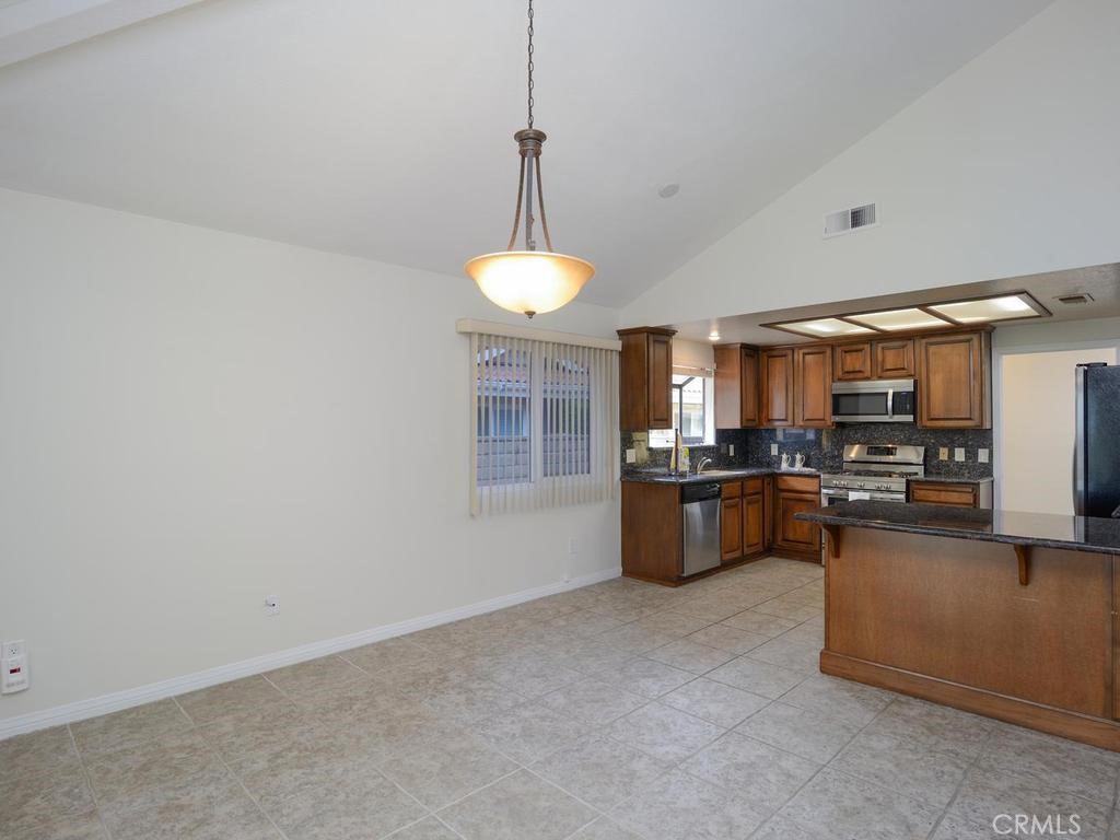 1188 Upland Hills, Upland