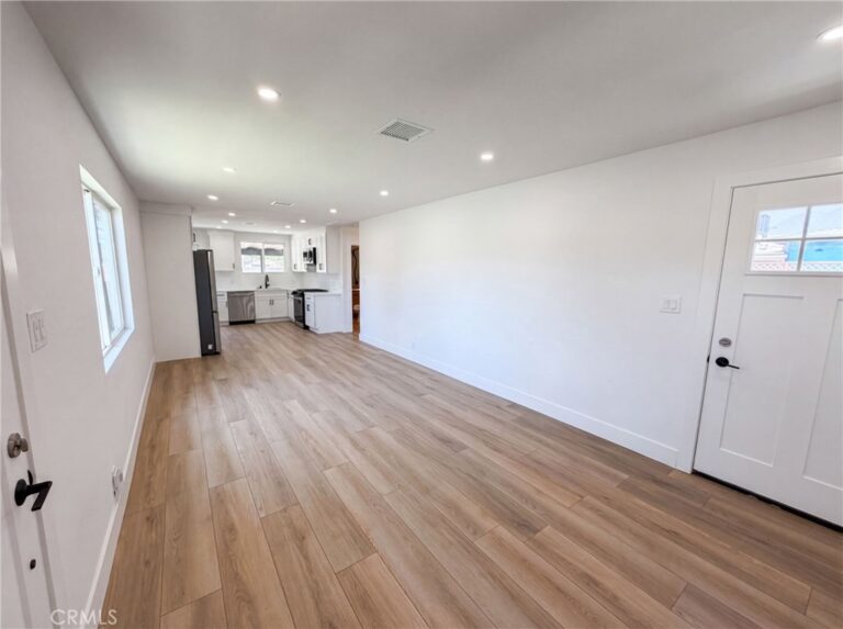 1193 E G, Ontario