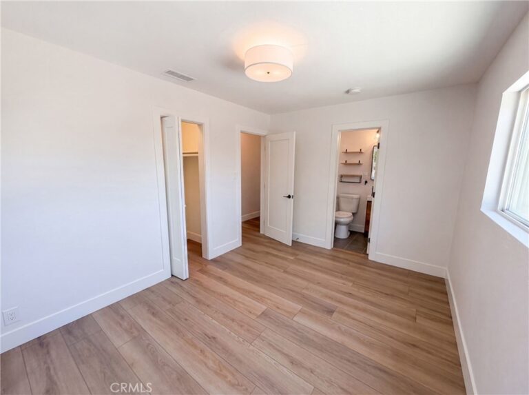 1193 E G, Ontario