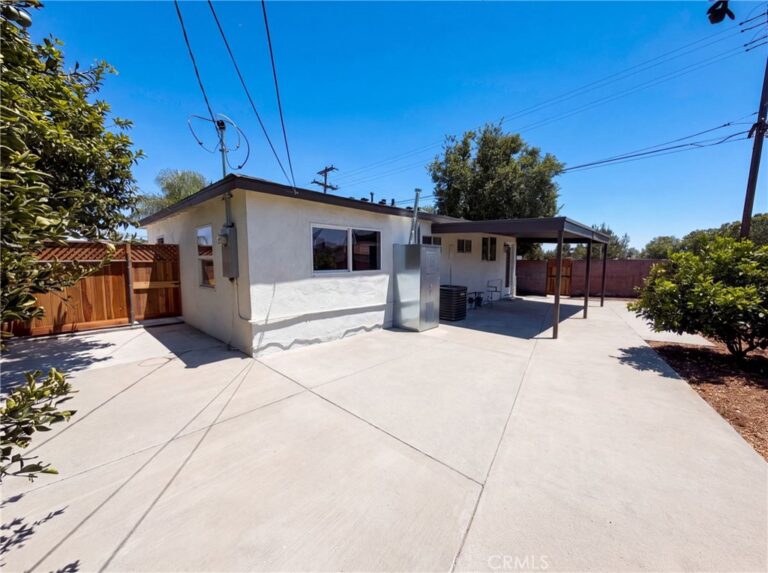 1193 E G, Ontario