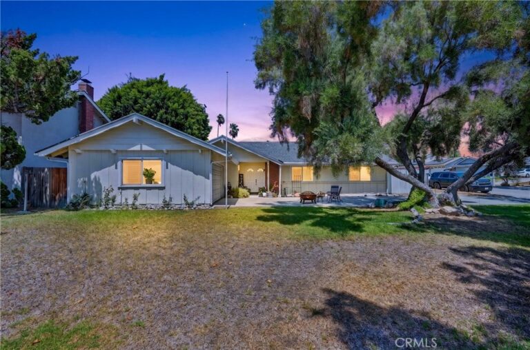 1215 Dickenson, Upland
