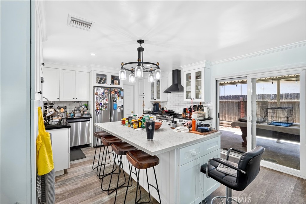 1215 Dickenson, Upland