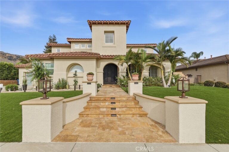 124 Grand Oaks, Glendora
