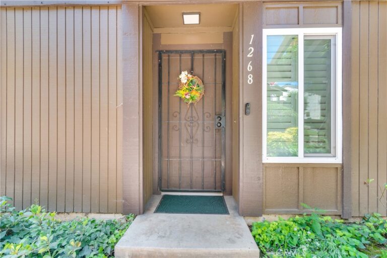 1268 Tarryglen Ln, San Dimas