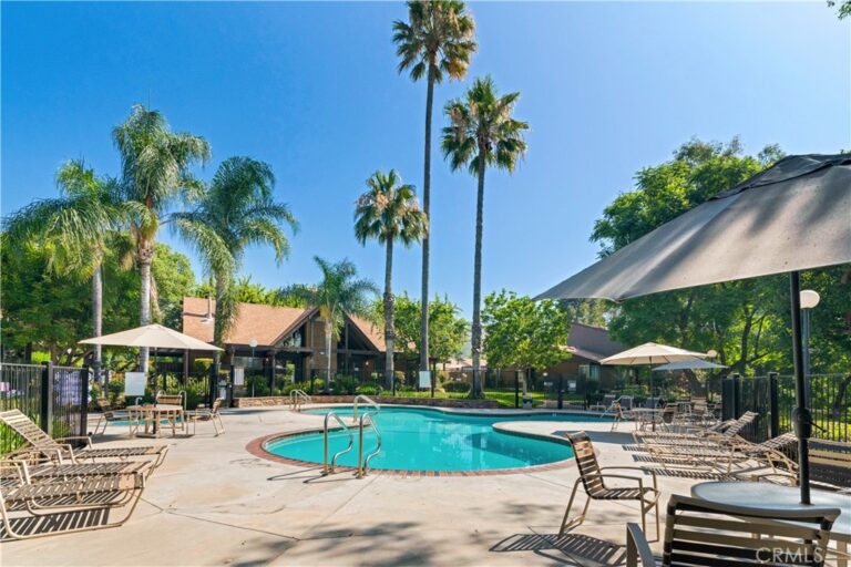 1268 Tarryglen Ln, San Dimas