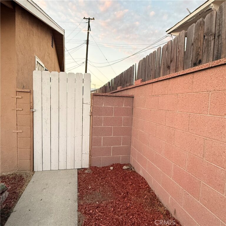 1277 Essex, Pomona