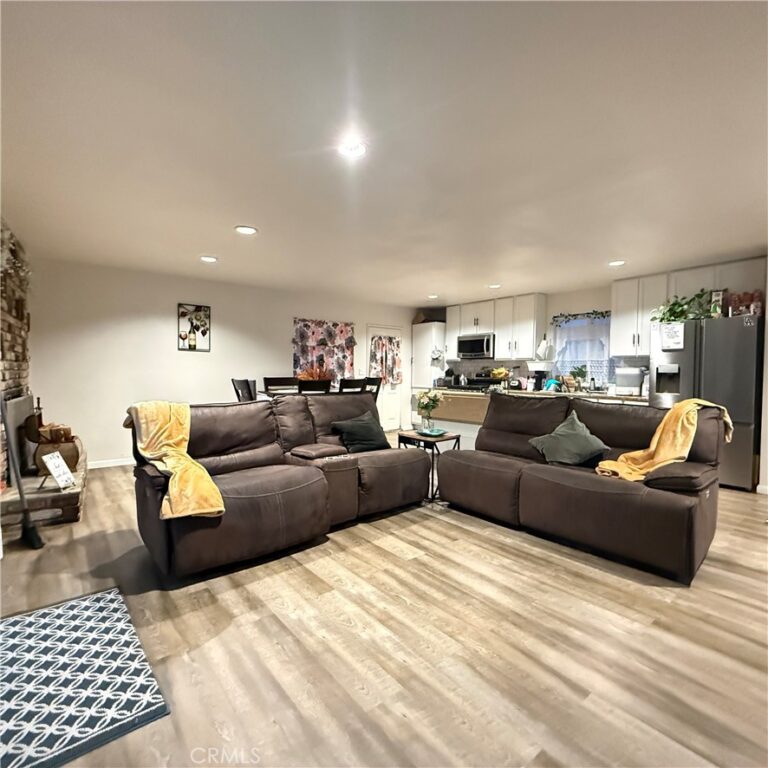 1277 Essex, Pomona