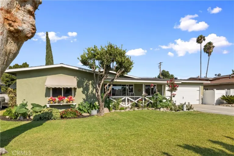 128 N Walnuthaven Drive, West Covina