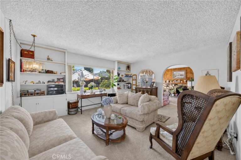130 Wagonwheel Road, Glendora