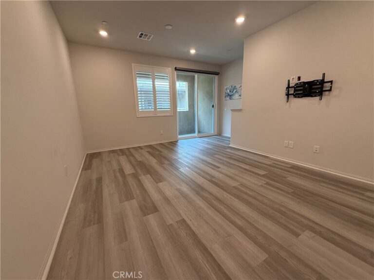 1307 Nimbus, Pomona