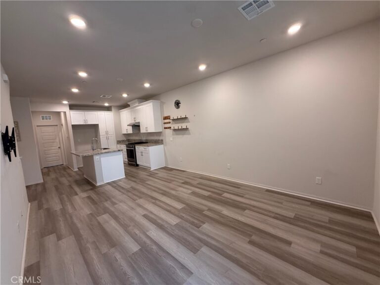 1307 Nimbus, Pomona