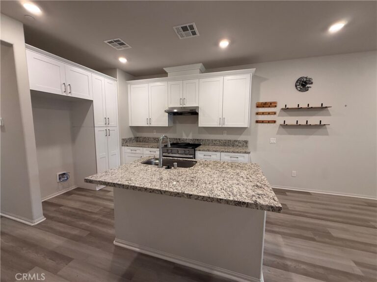 1307 Nimbus, Pomona