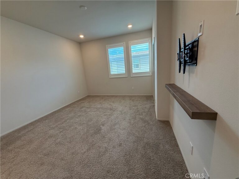 1307 Nimbus, Pomona