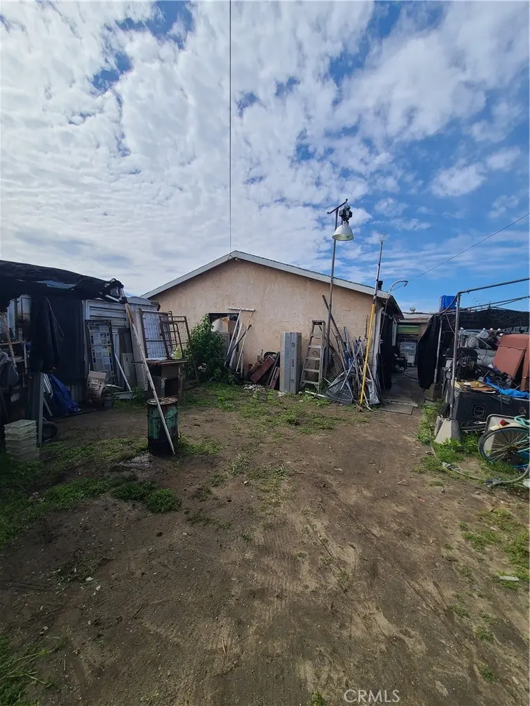 13121 Cozzens, Chino