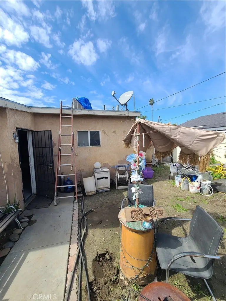 13121 Cozzens, Chino