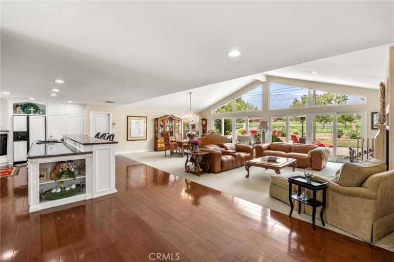 1328 Loma Sola, Upland