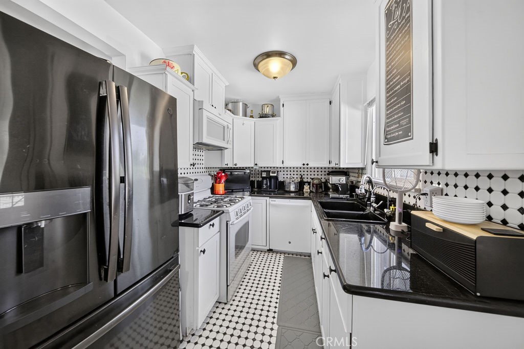 1344 Bonita, La Verne