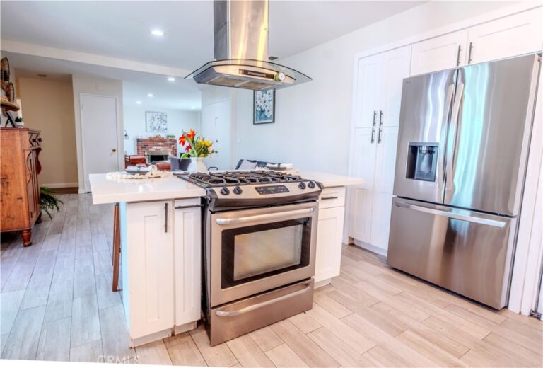 1355 N Orange Avenue, Ontario