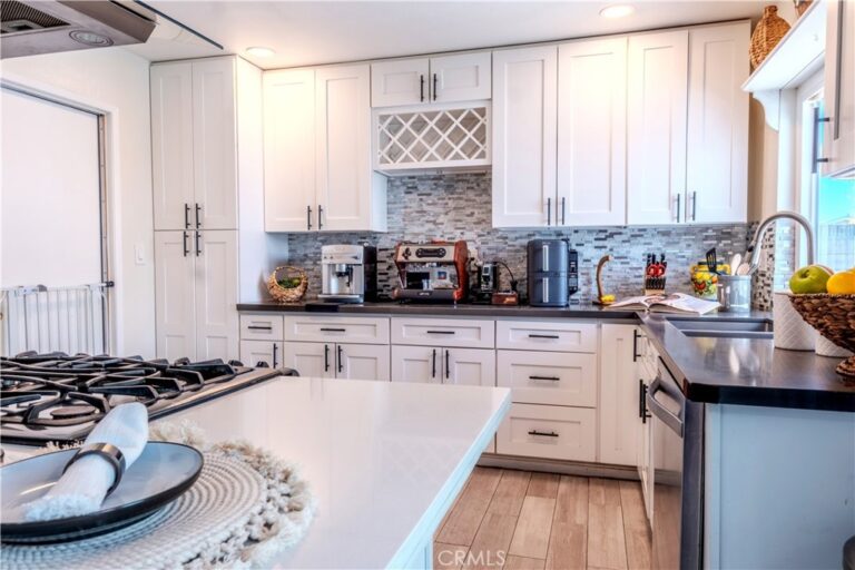 1355 N Orange Avenue, Ontario