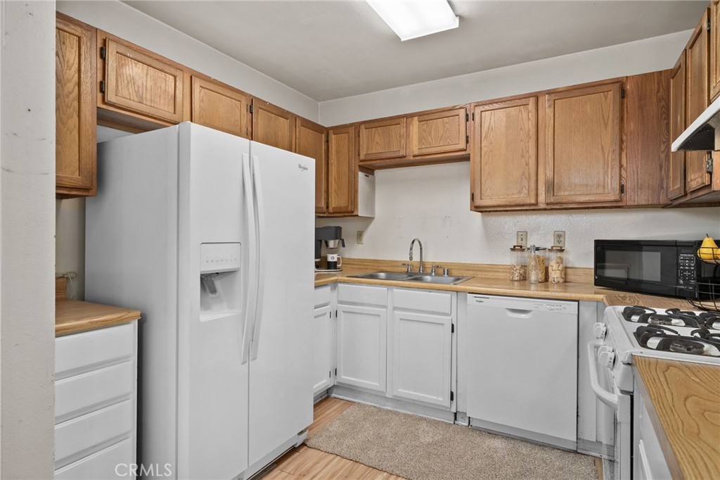 1356 1/2 Bowen, Upland