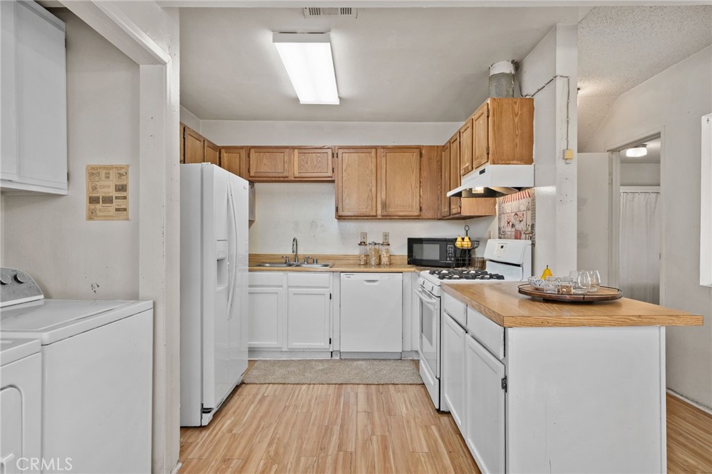 1356 1/2 Bowen, Upland
