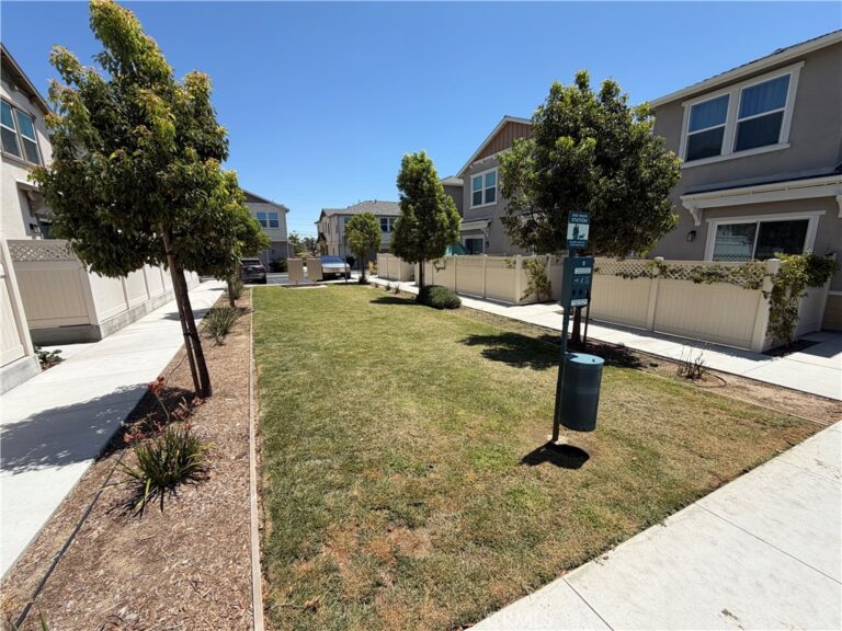 1374 Chervil Way, Upland