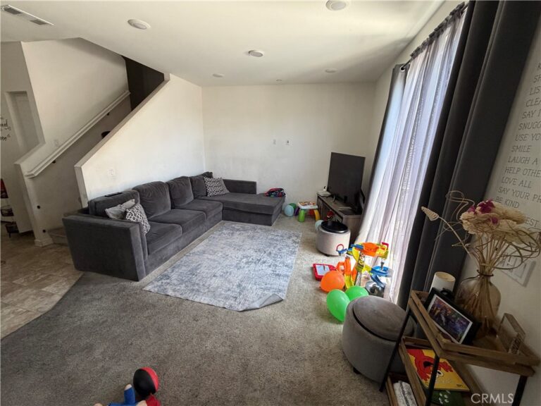 1374 Chervil Way, Upland