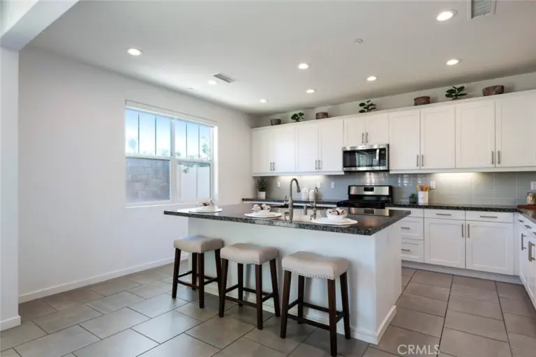 13803 La Pradera, Eastvale