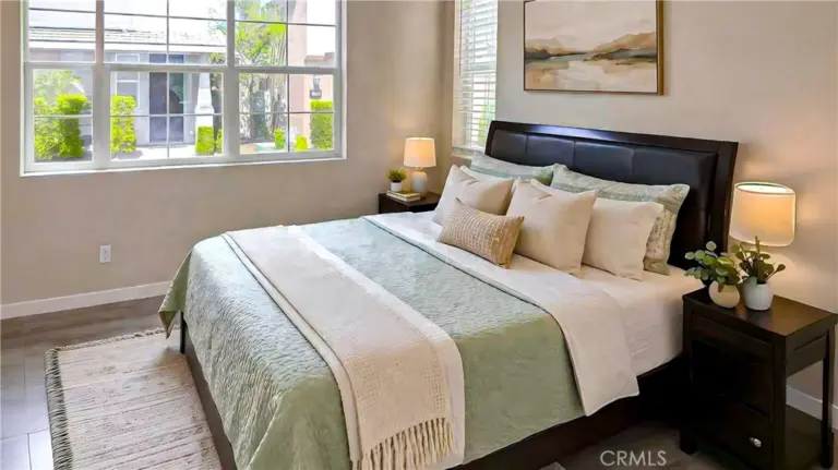 13846 Farmhouse, Chino