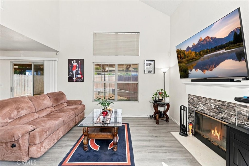 13962 Green Vista, Fontana