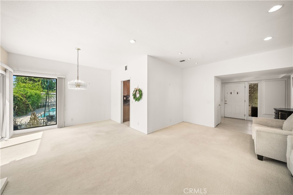 1400 Blossom, Upland
