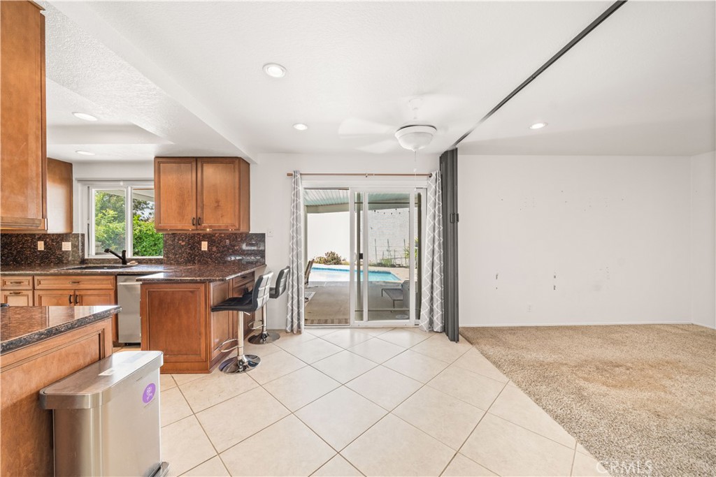 1400 Blossom, Upland