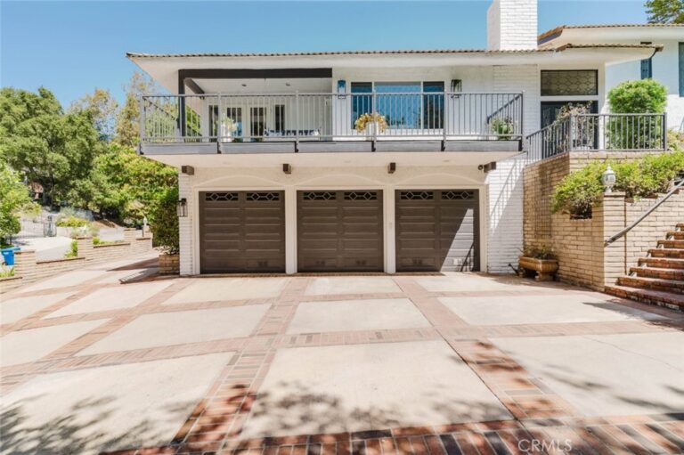 142 Crescent Glen Drive, Glendora