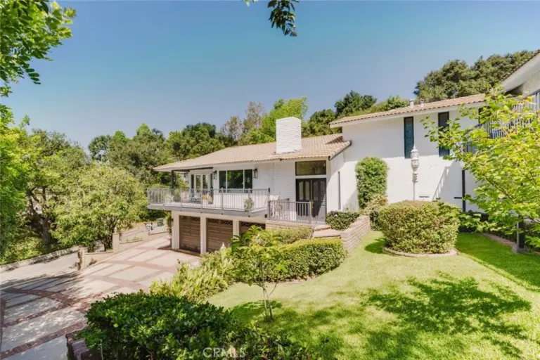 142 Crescent Glen Drive, Glendora