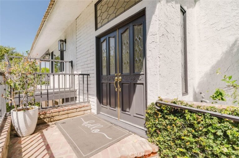 142 Crescent Glen Drive, Glendora