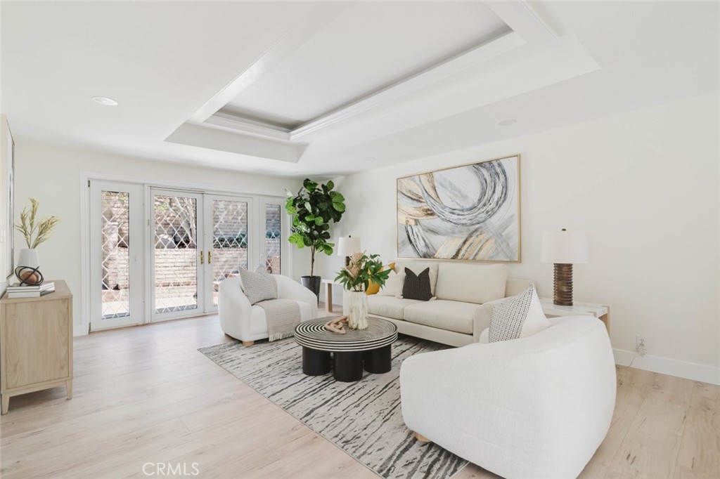 142 Crescent Glen Drive, Glendora