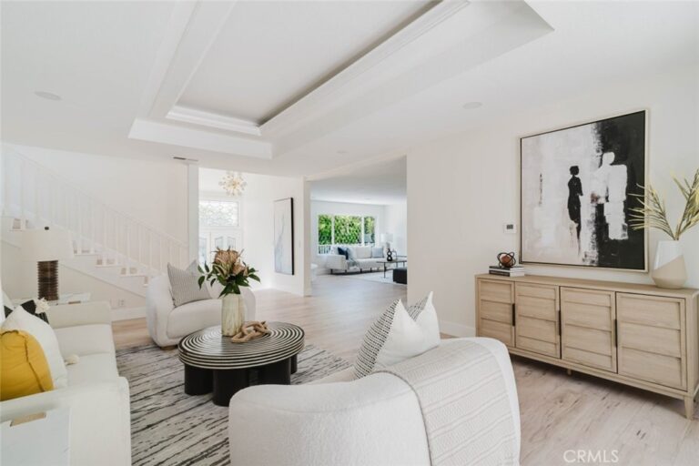 142 Crescent Glen Drive, Glendora