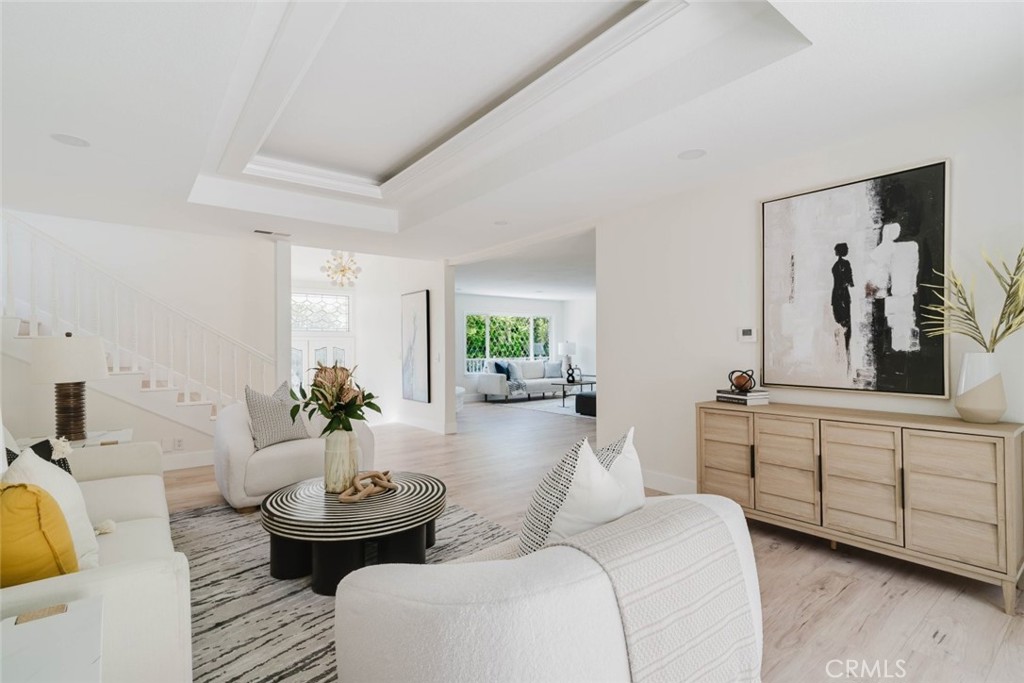 142 Crescent Glen Drive, Glendora