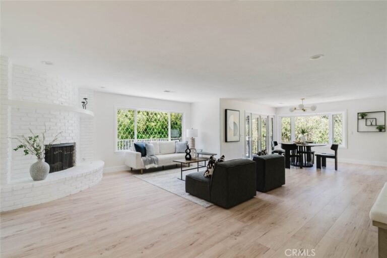 142 Crescent Glen Drive, Glendora