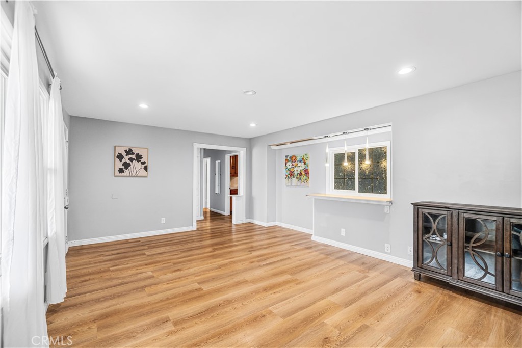 1422 N Sultana, Ontario