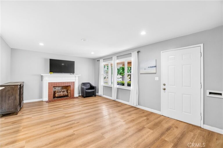 1422 N Sultana, Ontario