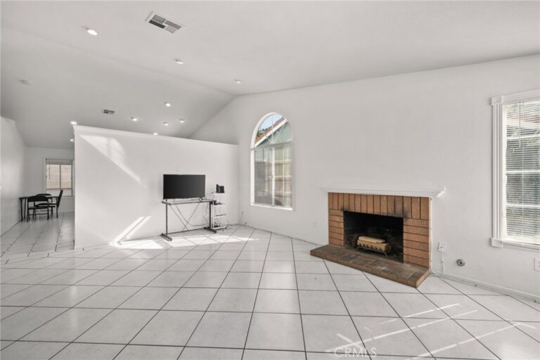 14422 Hillcrest, Fontana