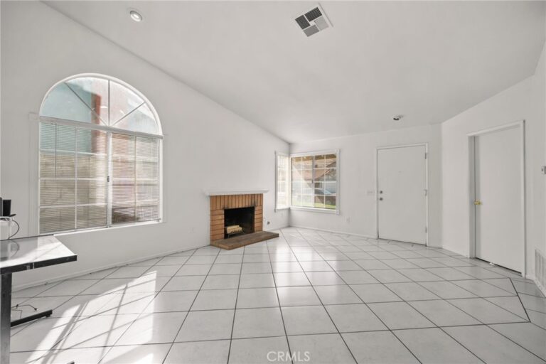 14422 Hillcrest, Fontana