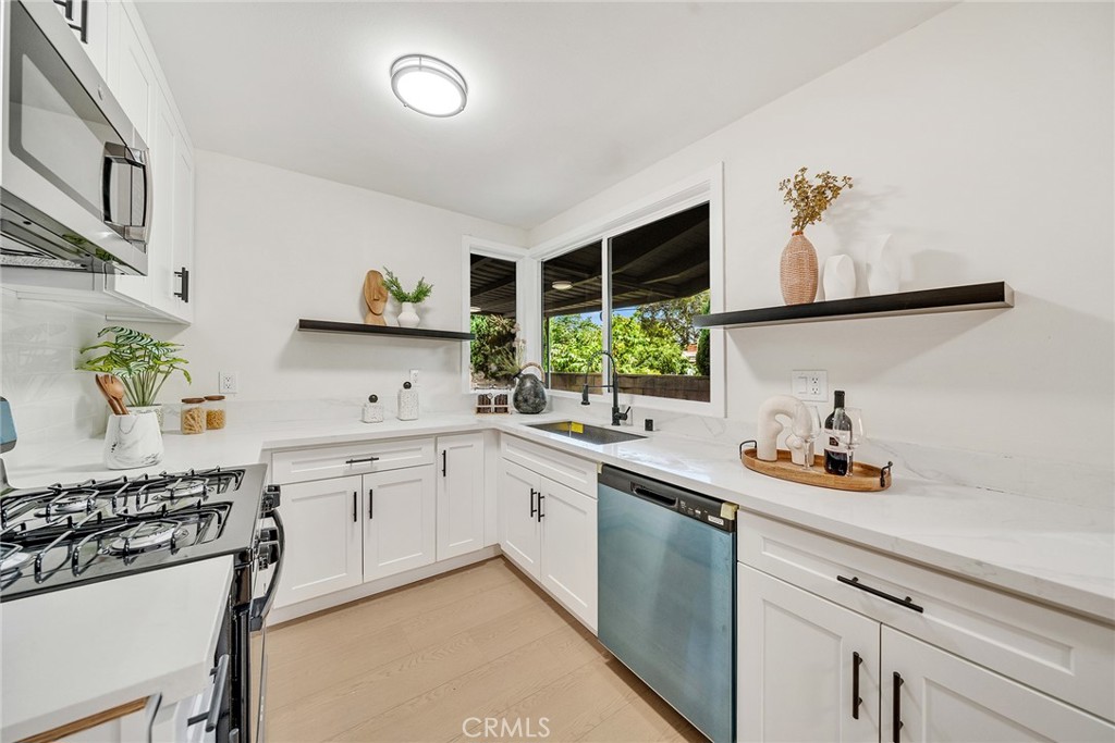 1460 Hacienda Place, Pomona