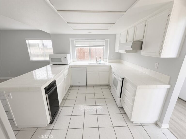 14932 Dandelion Court, Fontana