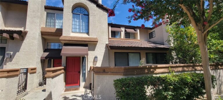 15 Rock Cliff Place, Pomona