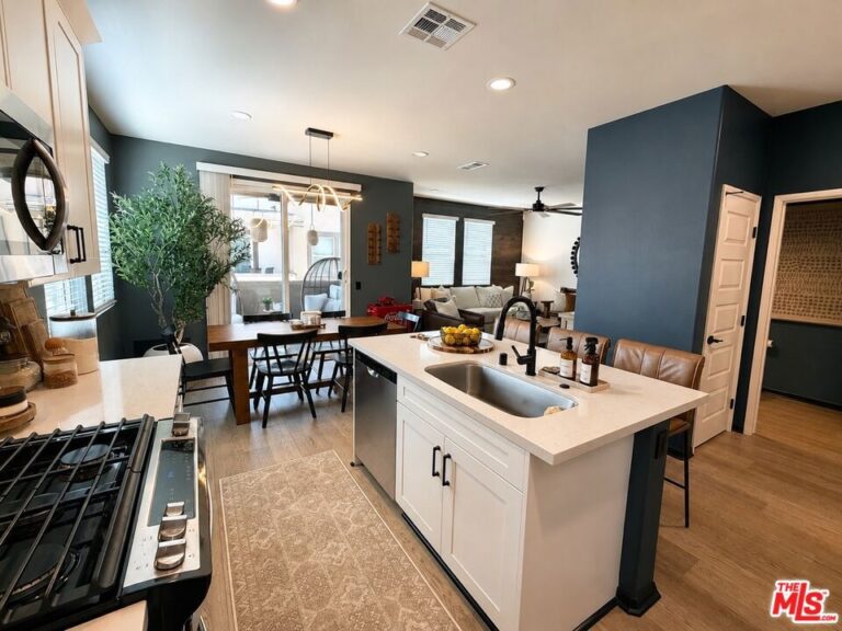 1525 Stratus Drive, Pomona