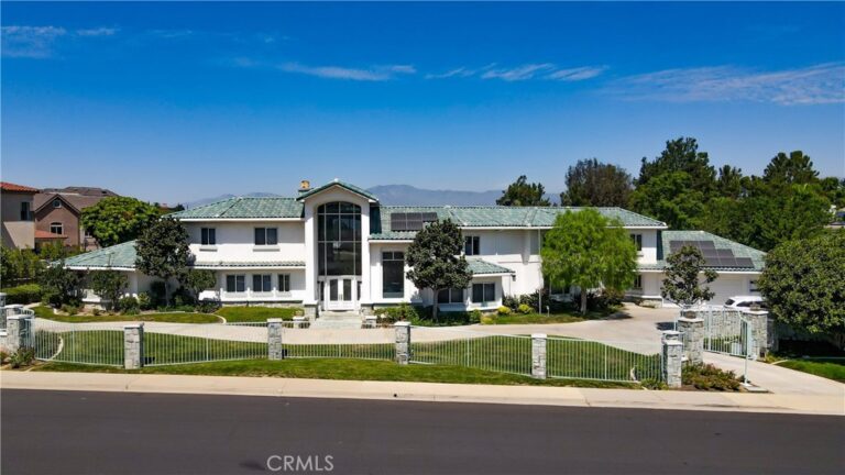 1527 Calle Cristina, San Dimas